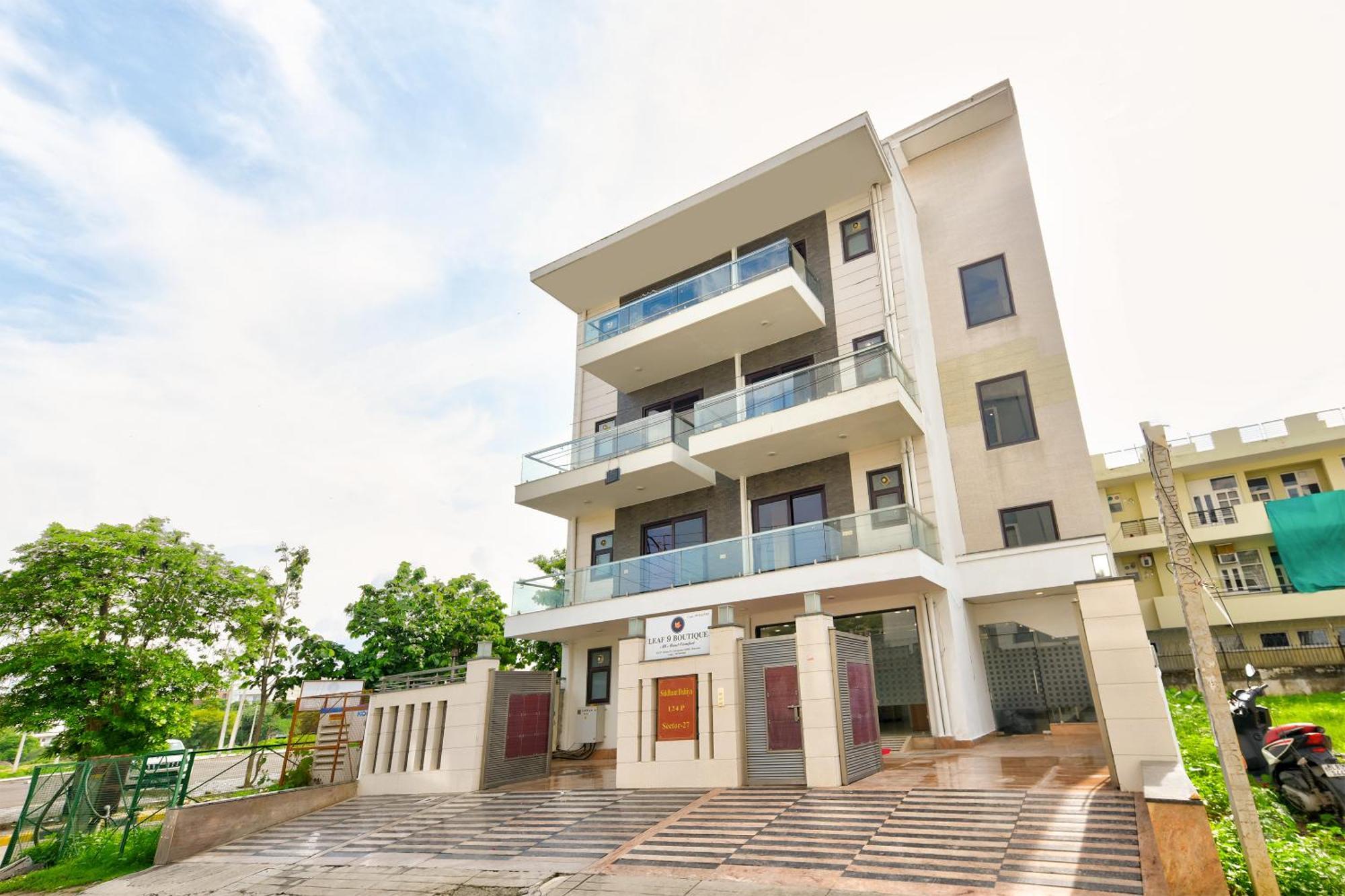גורגאון Hotel Leaf 9 Boutique, Near Golf Course Road And Galleria Market מראה חיצוני תמונה