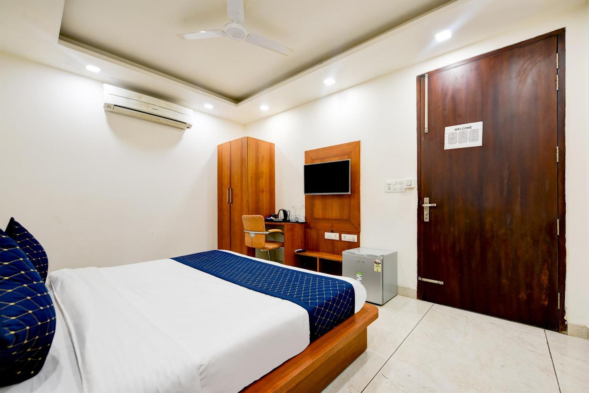 גורגאון Hotel Leaf 9 Boutique, Near Golf Course Road And Galleria Market מראה חיצוני תמונה