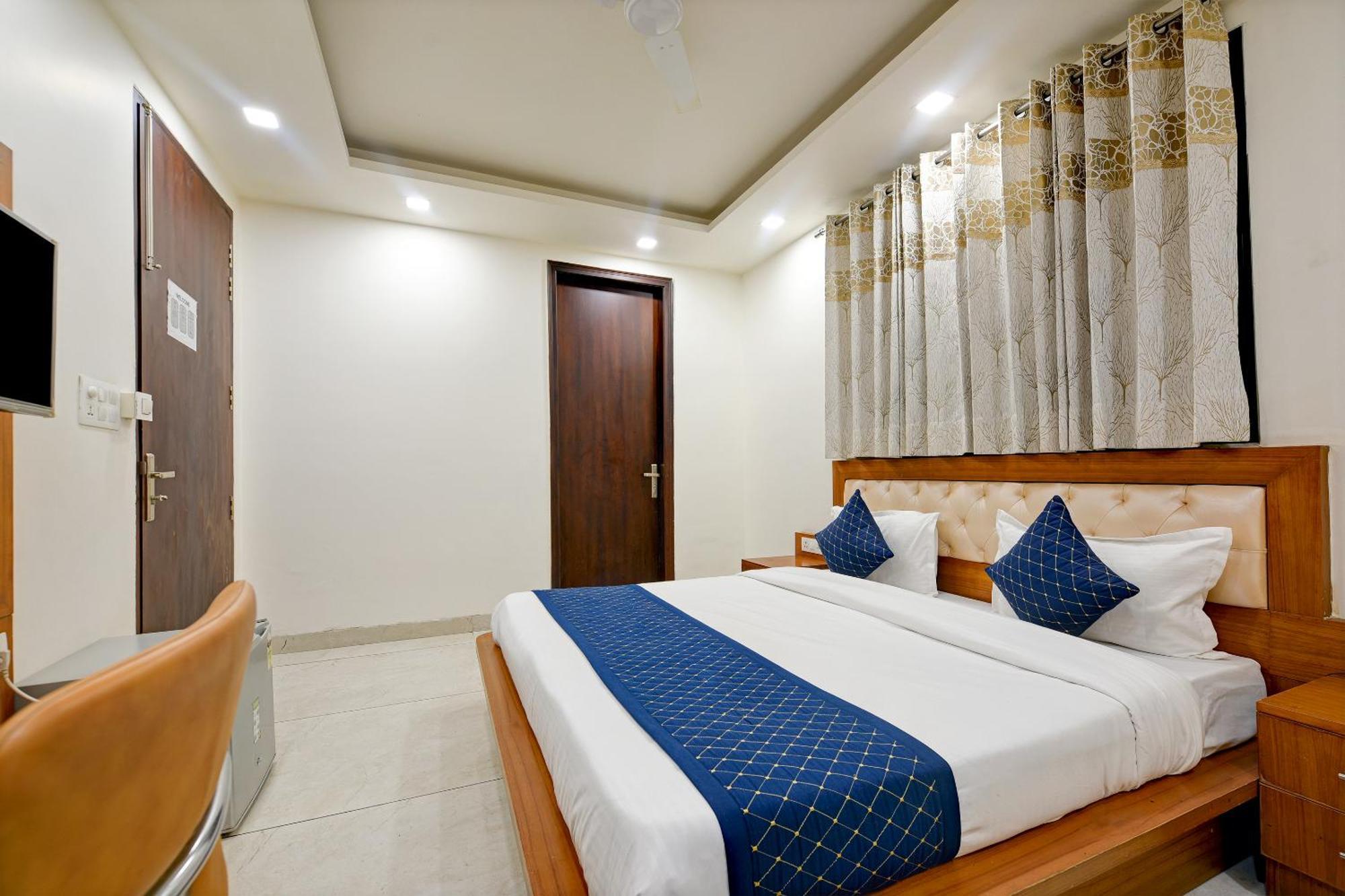 גורגאון Hotel Leaf 9 Boutique, Near Golf Course Road And Galleria Market מראה חיצוני תמונה